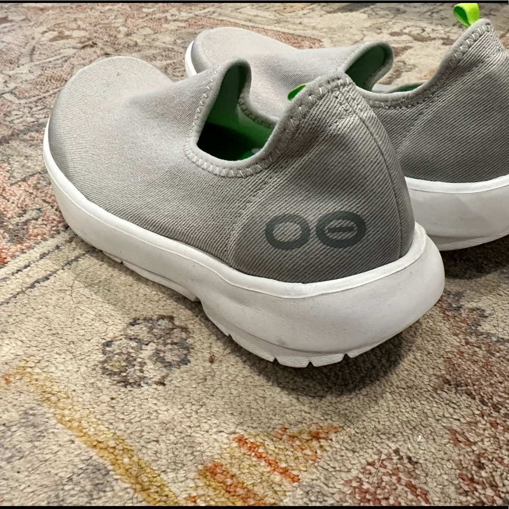 Oofos sneakers